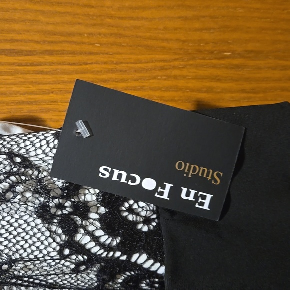 En Focus Studio Dress - Picture 3 of 4